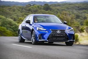 Lexus IS300 Black Line 2020 года